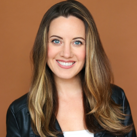 Lauryn Muraida head shot