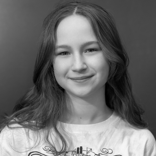 Molly Geel head shot