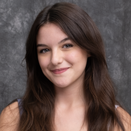 Suri Noelle head shot