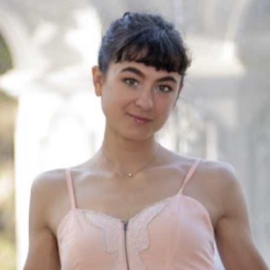 Laura Croll head shot
