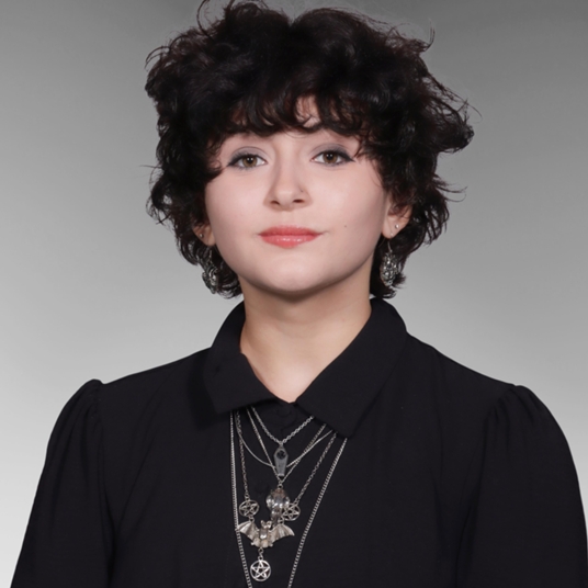 Joyce Holmes (UST Lola Bell) head shot