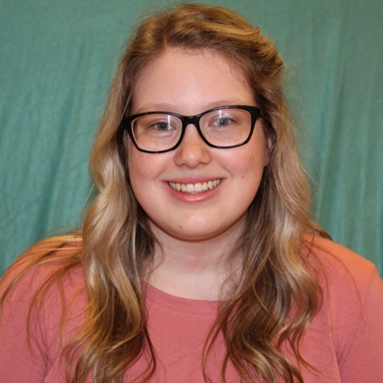 Hannah Andrews head shot