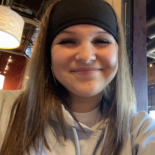Liv Thomas head shot