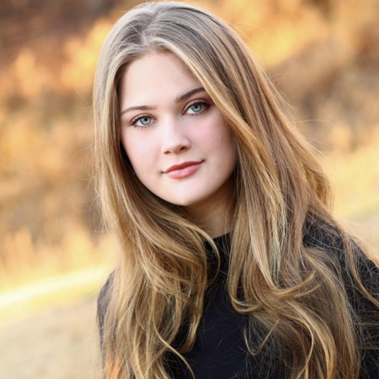 Kate Roper head shot