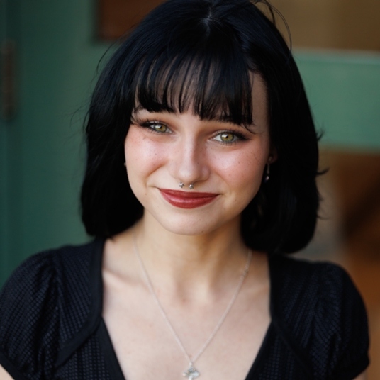 Lorelai Glenn head shot