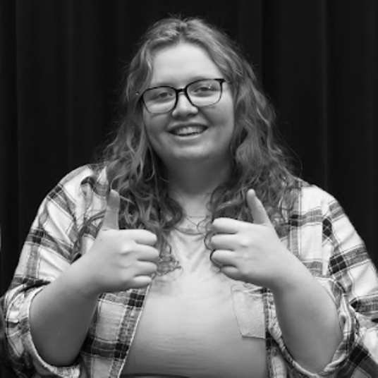 Amy Larson head shot