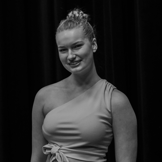 Sarah Griswold head shot