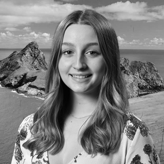 Julia Houting head shot