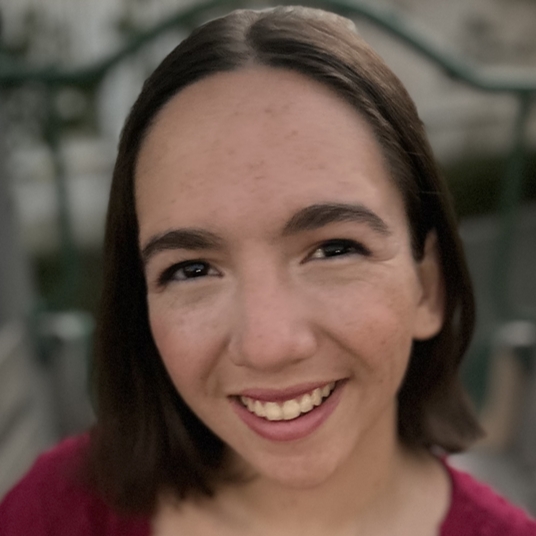Mollie Holbrook head shot