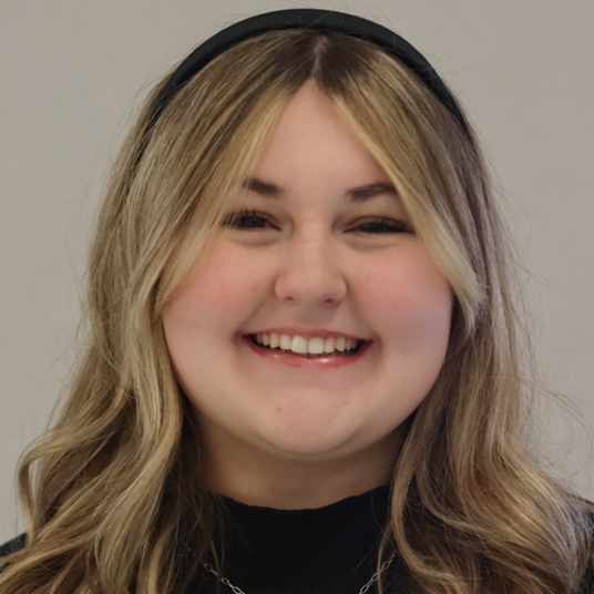 Amelia Bartoli (Agatha Trunchbull) head shot