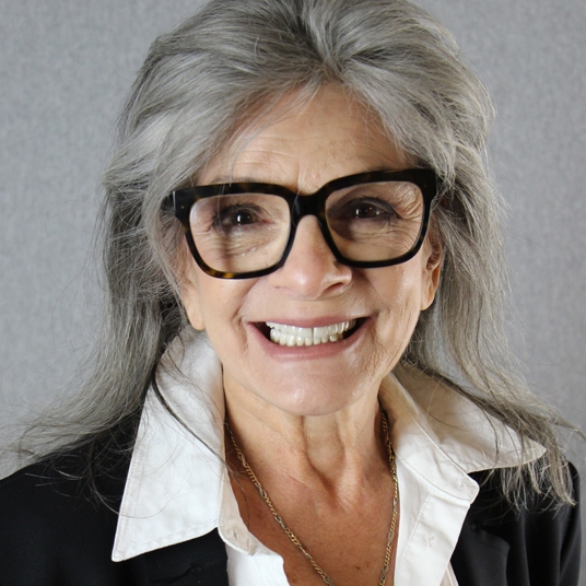 Laura Roth head shot