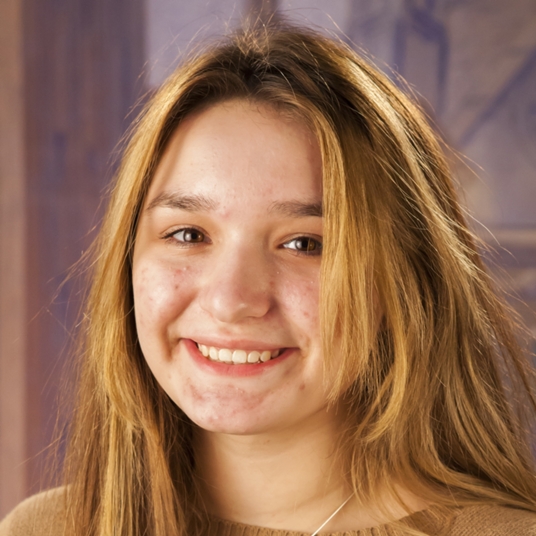 Izzi Dauer head shot