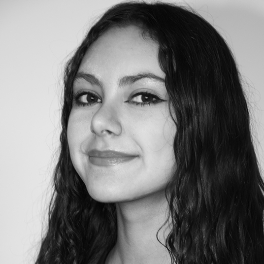 Luna Harvey head shot