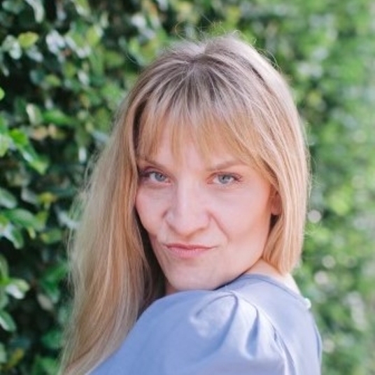 Traci Lively head shot