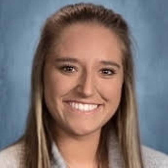 Emma Olinger head shot