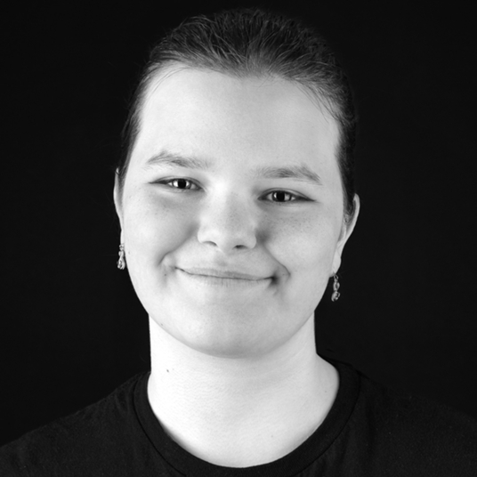 Ani Teengs head shot