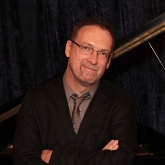 Andy Roberts, Piano head shot