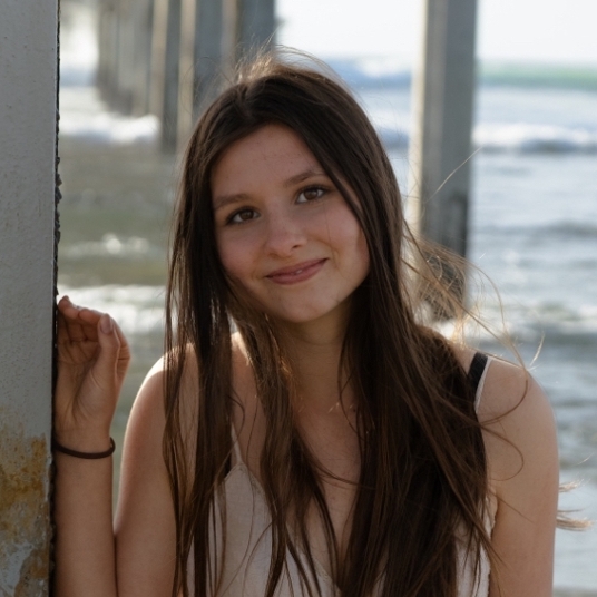 Scarlett Bullis head shot