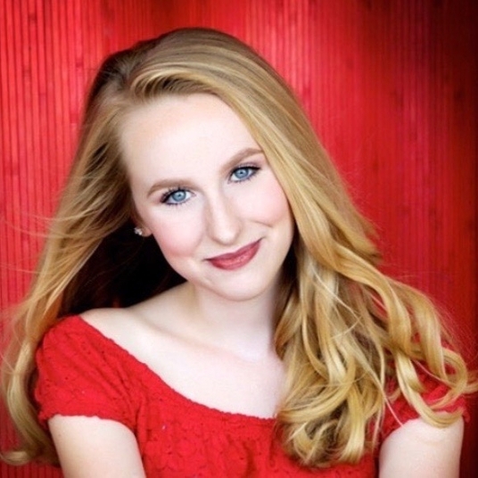 Annelise Wall head shot