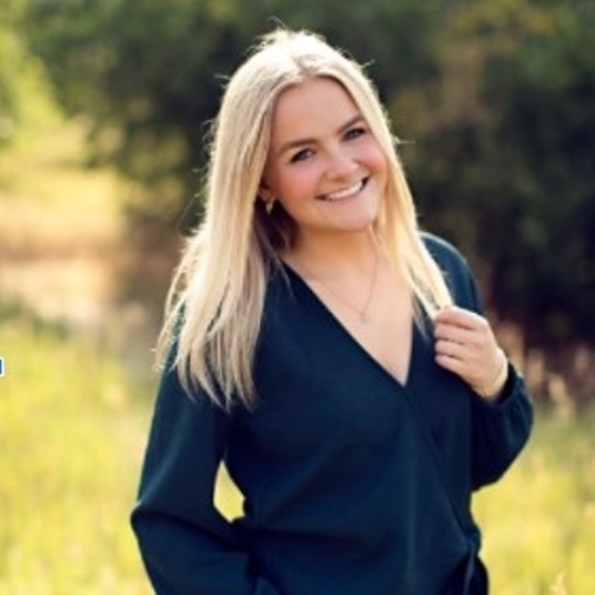 Grayce Magsamen head shot