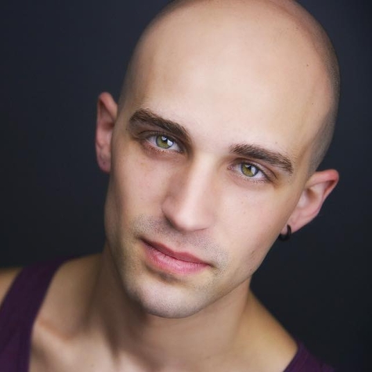 Zan Vailento head shot