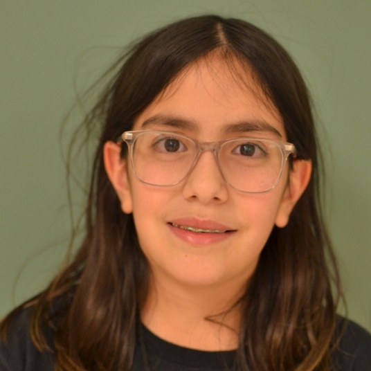 Ava Mirzaie head shot