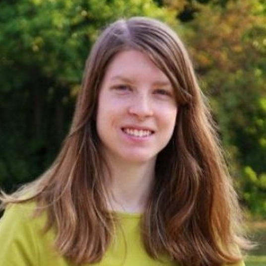 Cate Simmons head shot