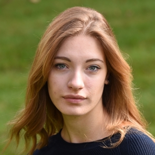 Anna Elisabeth Lynn Bowald head shot