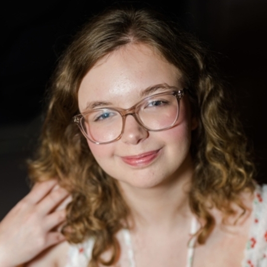 Beth Garrett head shot