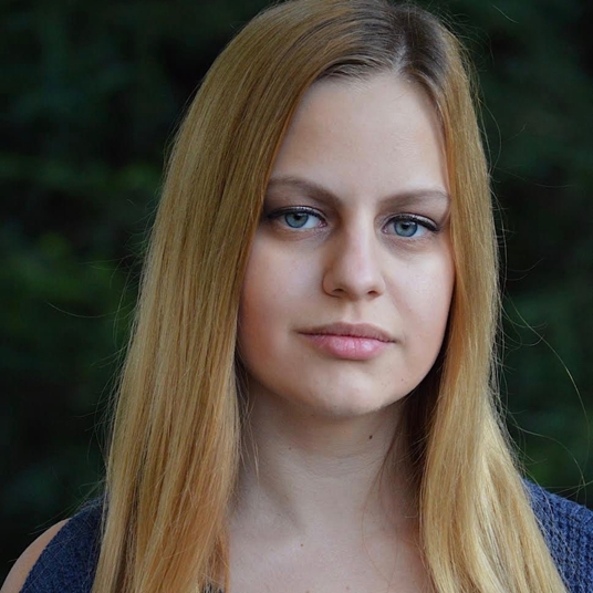 Lili Moldovanska head shot