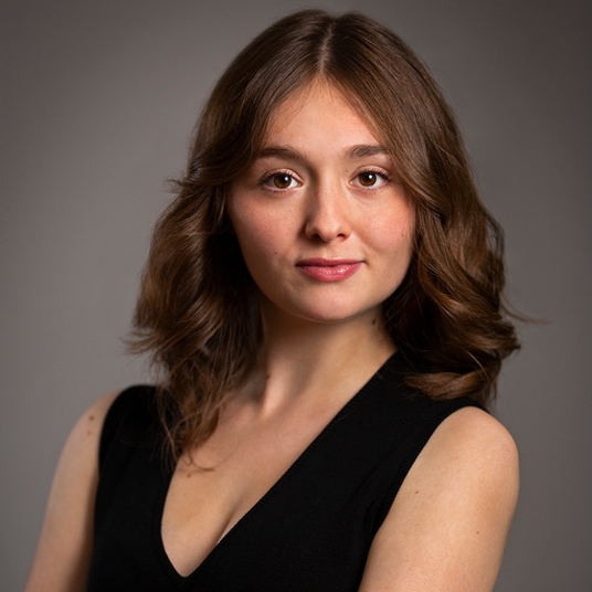 VALERIE MARTIRE, sophomore BFA Acting head shot
