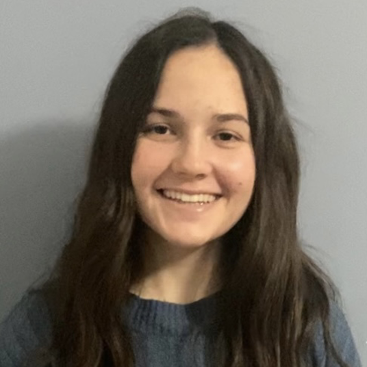 Carly MacKinnon '24 head shot