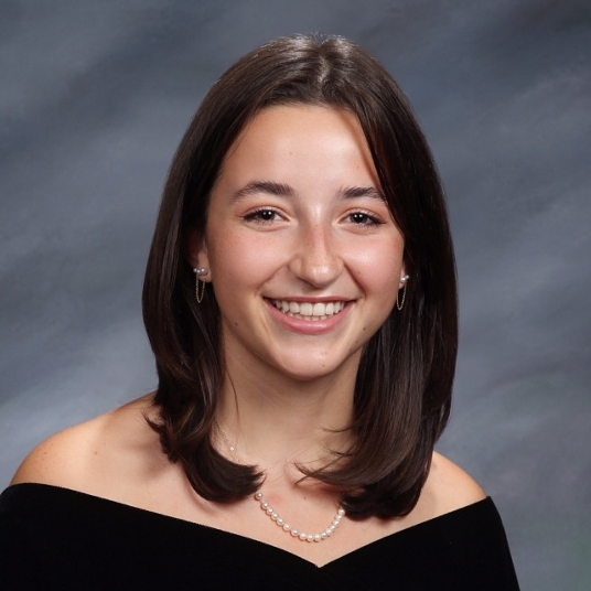 Lilly Zuccala '22 head shot