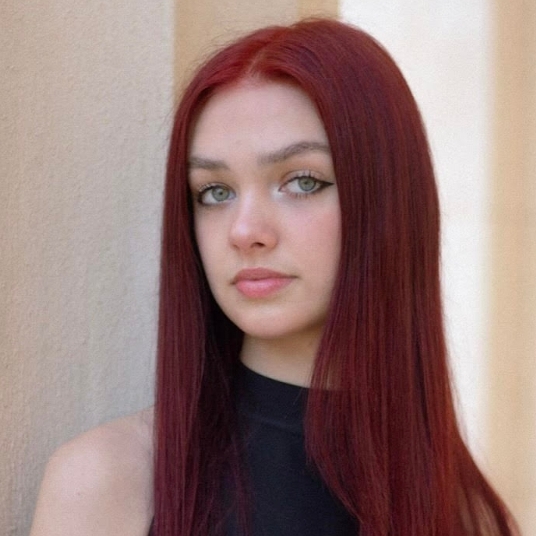 Phoebe Tongish head shot
