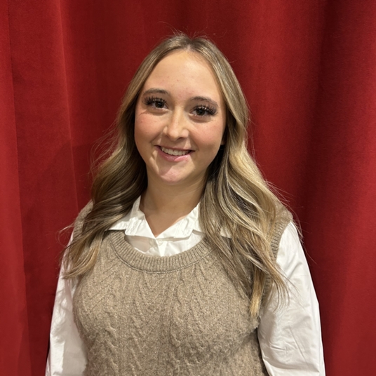 Lindsey Russell head shot