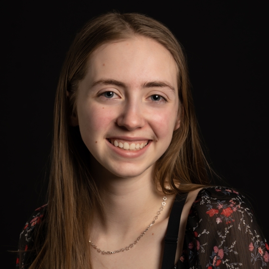 Danielle Meister head shot