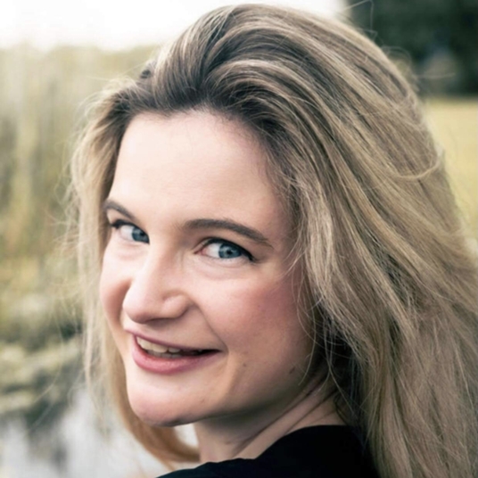 Katherine Glinka head shot