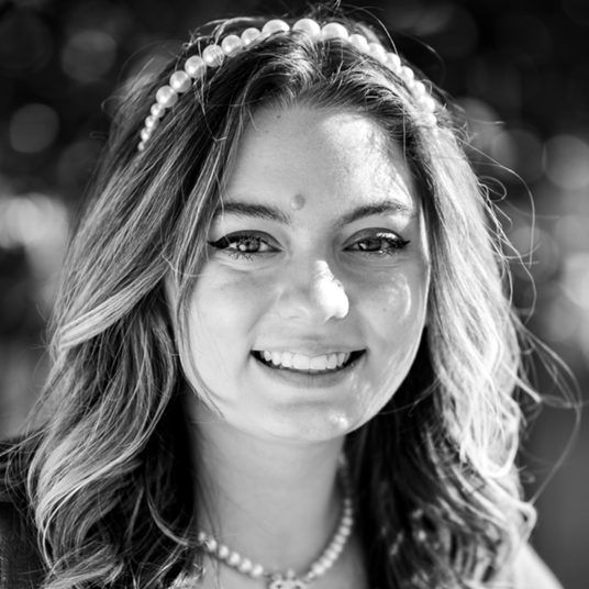Sydney Cruz head shot