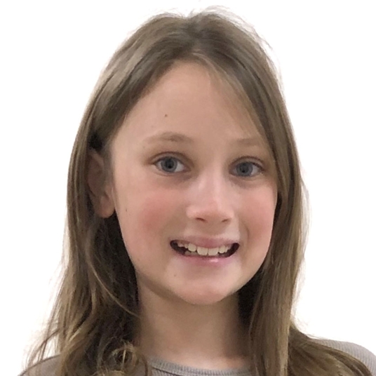 Lilly Grace Dark head shot