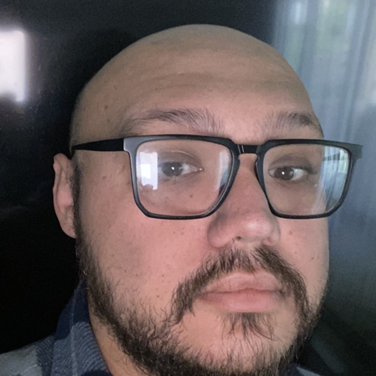 Peter Bueras head shot