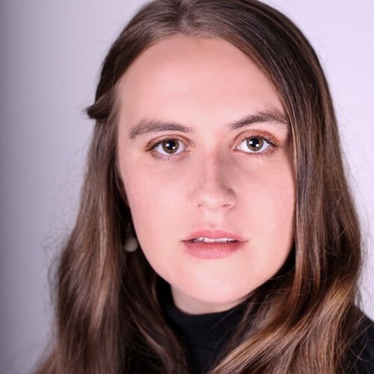 Alex-Renèe Davies head shot