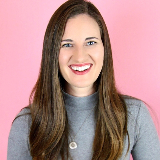 Laura Luc head shot