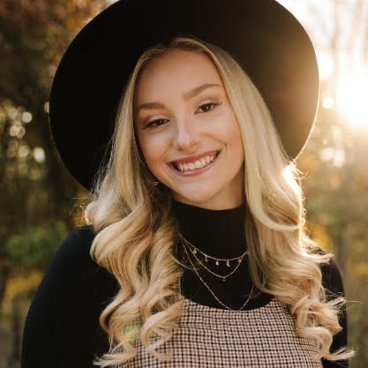 Brielle Windle head shot