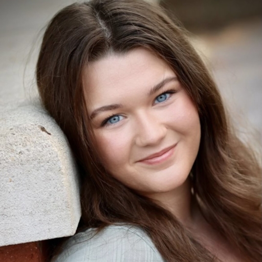 Hannah Henderson head shot