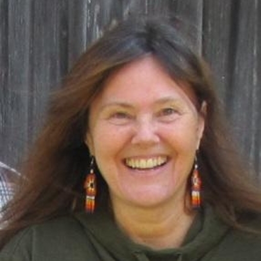 Suze' Reynolds head shot