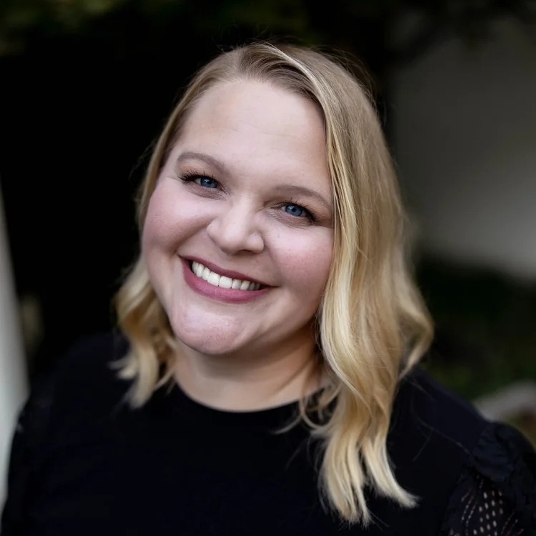 Kelly Moss head shot