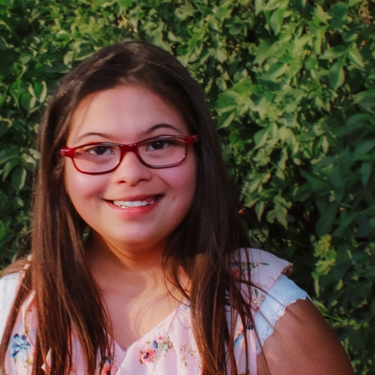 Grace Holguin head shot