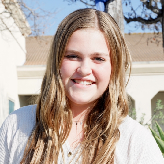Raelyn Spooner head shot