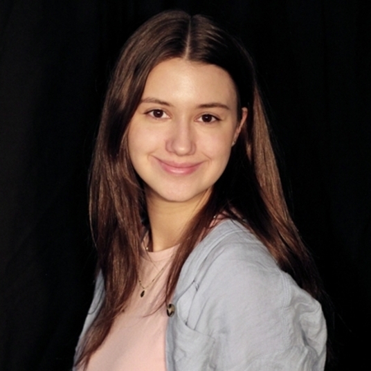 Evan Grace Gill head shot