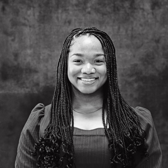Myla Snead☆ head shot